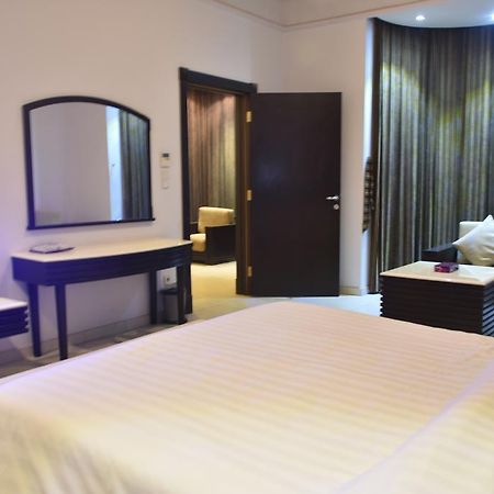 Al Tayyar Suites & Hotel Apartments - Рияд Екстериор снимка