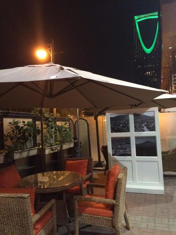 Al Tayyar Suites & Hotel Apartments - Рияд Екстериор снимка