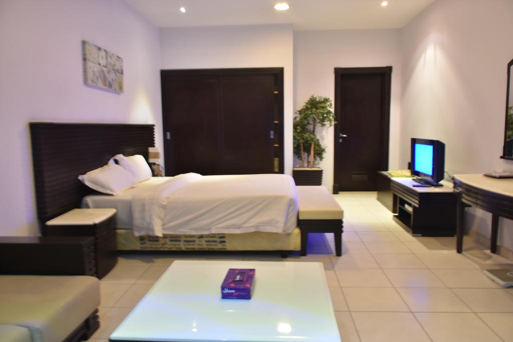 Al Tayyar Suites & Hotel Apartments - Рияд Екстериор снимка