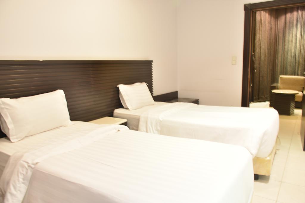 Al Tayyar Suites & Hotel Apartments - Рияд Екстериор снимка