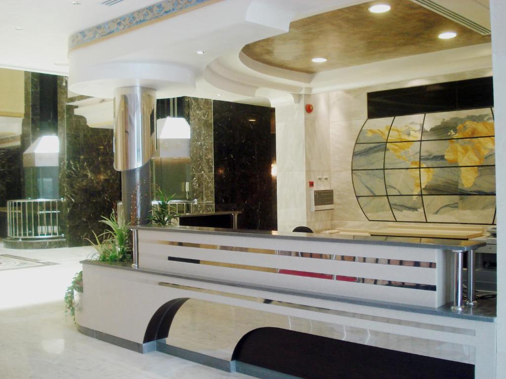 Al Tayyar Suites & Hotel Apartments - Рияд Екстериор снимка