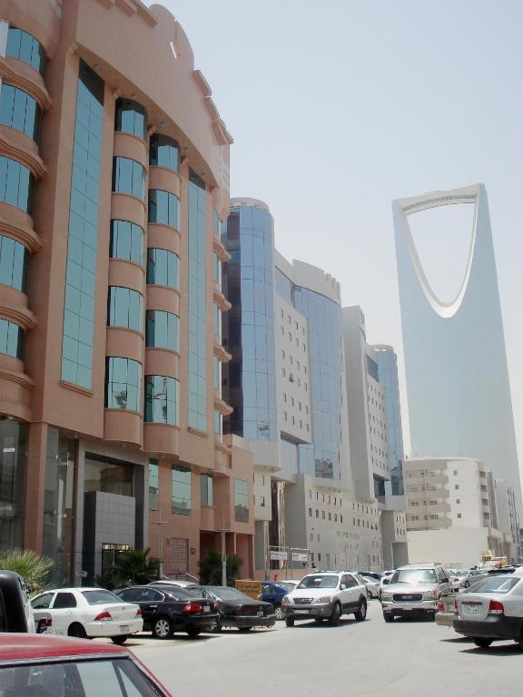 Al Tayyar Suites & Hotel Apartments - Рияд Екстериор снимка