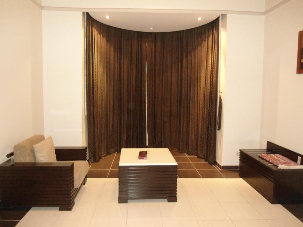 Al Tayyar Suites & Hotel Apartments - Рияд Стая снимка